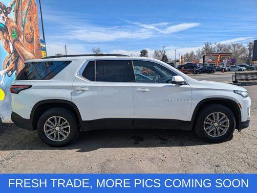 2022 Chevrolet Traverse LT Cloth