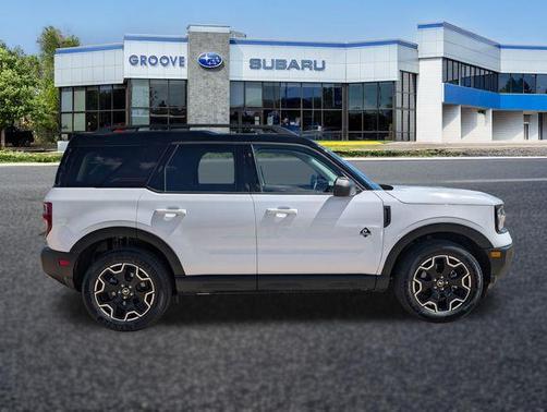Oxford White 2025 Ford Bronco Sport Outer Banks