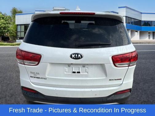 Snow White Pearl 2018 Kia Sorento EX
