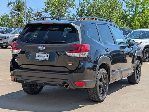 Crystal Black Silica 2024 Subaru Forester Wilderness
