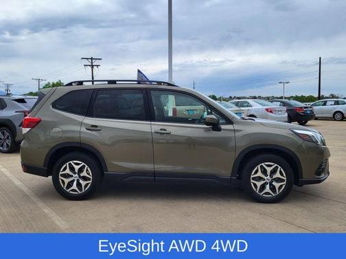 2022 Subaru Forester Premium