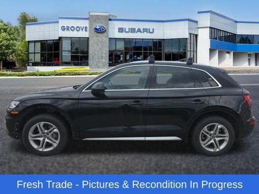 Mythos Black Metallic 2019 Audi Q5 2.0T Premium