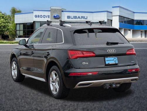 Mythos Black Metallic 2019 Audi Q5 2.0T Premium