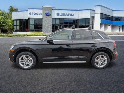 Mythos Black Metallic 2019 Audi Q5 2.0T Premium