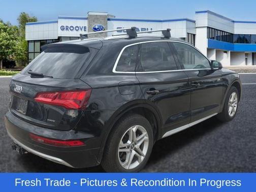 Mythos Black Metallic 2019 Audi Q5 2.0T Premium