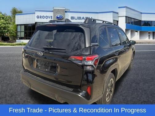 Crystal Black Silica 2025 Subaru Forester Premium