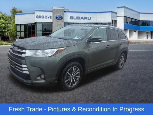 Jade Metallic 2017 Toyota Highlander XLE