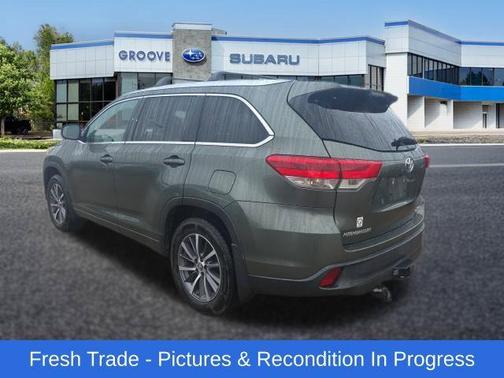 Jade Metallic 2017 Toyota Highlander XLE