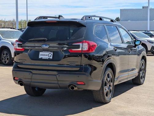 Crystal Black Silica 2024 Subaru Ascent Onyx Edition Limited