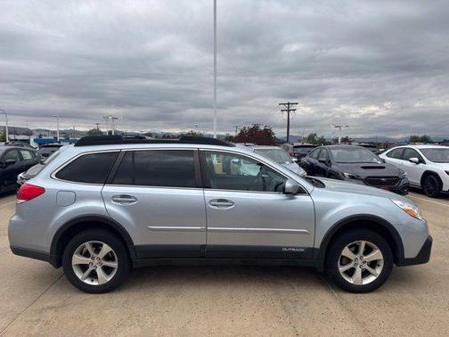 Ice Silver Metallic 2014 Subaru Outback 2.5i Limited