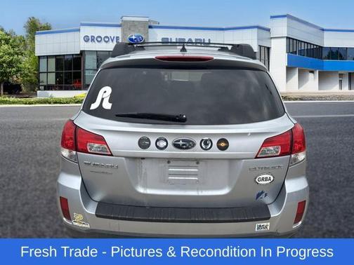 Ice Silver Metallic 2014 Subaru Outback 2.5i Limited