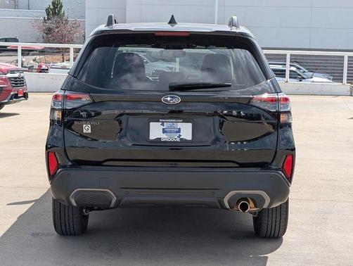 Crystal Black Silica 2025 Subaru Forester Limited