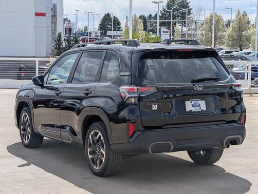 Crystal Black Silica 2025 Subaru Forester Limited