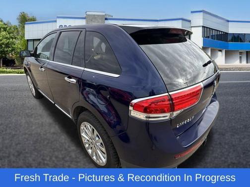 Tuxedo Black Metallic 2011 Lincoln MKX Base