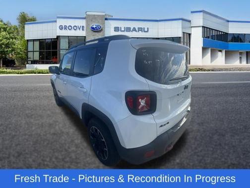 Alpine White Clearcoat 2023 Jeep Renegade Trailhawk