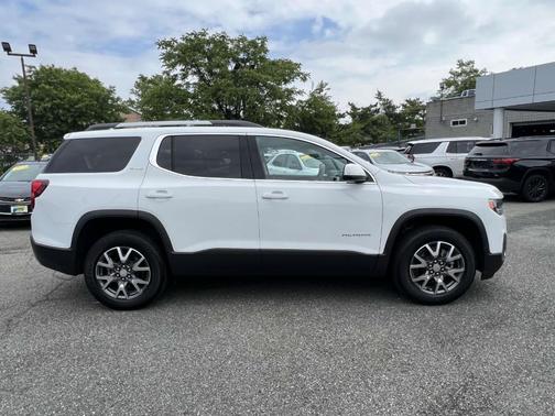2022 GMC Acadia SLE