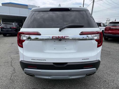 2022 GMC Acadia SLE