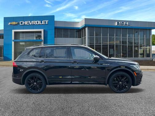 2022 Volkswagen Tiguan 2.0T SE R-Line Black
