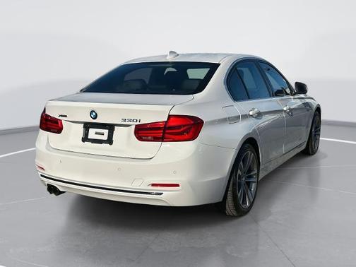 2017 BMW 330 i xDrive