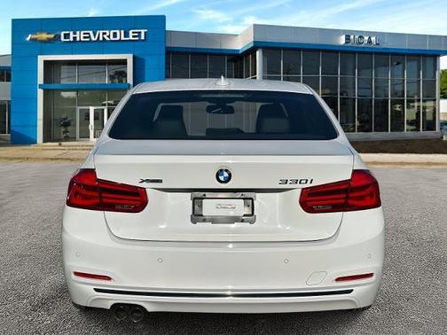 2017 BMW 330 i xDrive