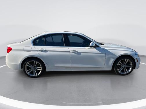2017 BMW 330 i xDrive