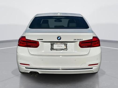 2017 BMW 330 i xDrive
