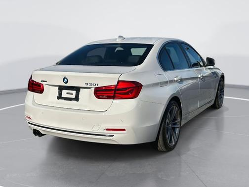 2017 BMW 330 i xDrive