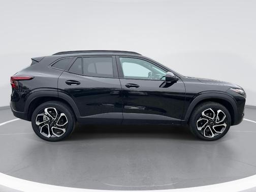 Black 2024 Chevrolet Trax 2RS
