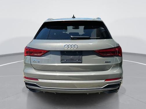 2024 Audi Q3 45 S line Premium