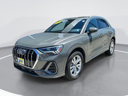 2024 Audi Q3 45 S line Premium
