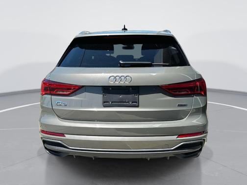 2024 Audi Q3 45 S line Premium