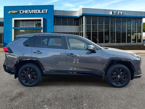 2022 Toyota RAV4 Hybrid SE