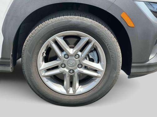 2022 Hyundai KONA SE