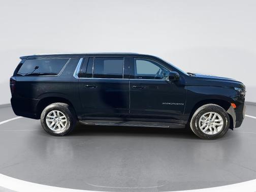 2024 Chevrolet Suburban LT