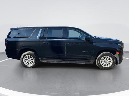 2024 Chevrolet Suburban LT