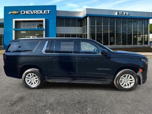 2024 Chevrolet Suburban LT