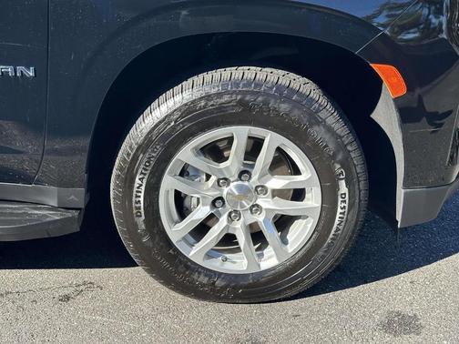 2024 Chevrolet Suburban LT