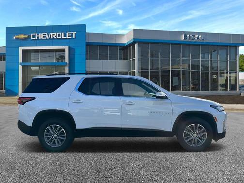 2022 Chevrolet Traverse LT Cloth