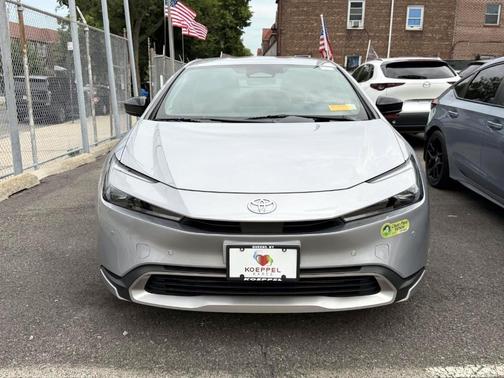 CUTTING EDGE 2023 Toyota Prius Prime SE