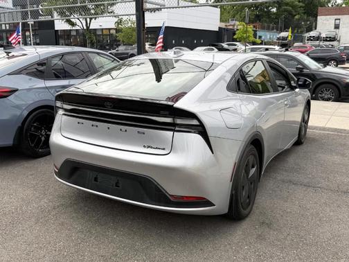 CUTTING EDGE 2023 Toyota Prius Prime SE