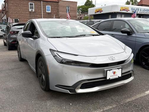 CUTTING EDGE 2023 Toyota Prius Prime SE