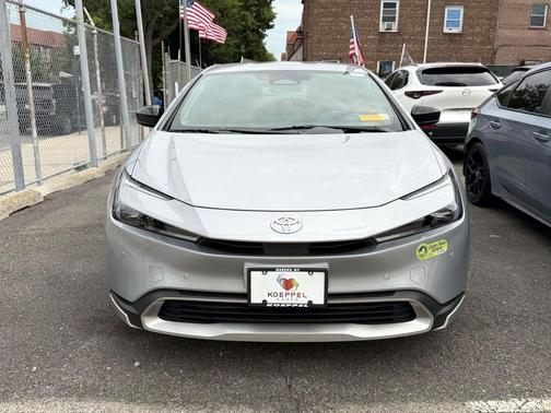 CUTTING EDGE 2023 Toyota Prius Prime SE