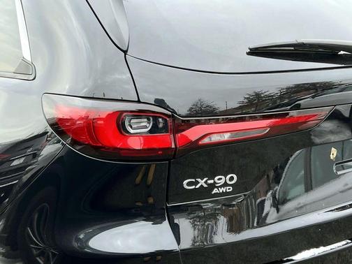 2024 Mazda CX-90 PHEV Premium Plus