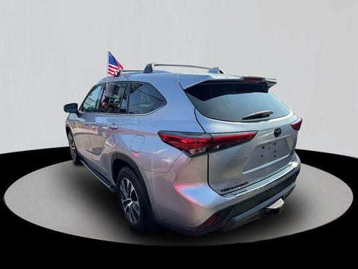 2022 Toyota Highlander Hybrid 
