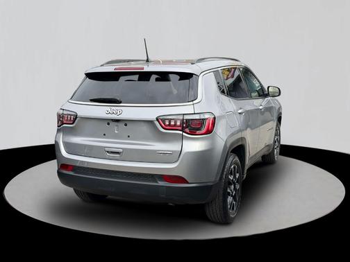 Billet Silver Metallic Clearcoat 2022 Jeep Compass Latitude