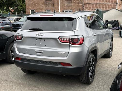 Billet Silver Metallic Clearcoat 2022 Jeep Compass Latitude