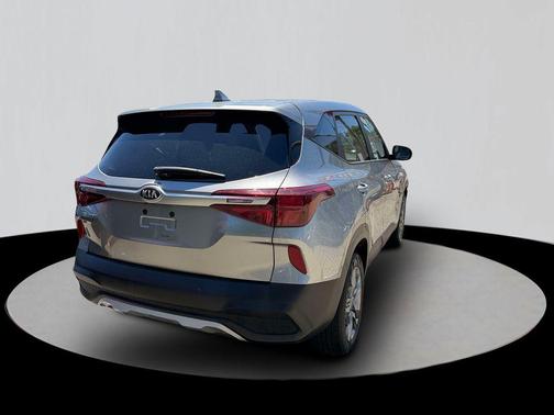 Steel Gray 2021 Kia Seltos LX