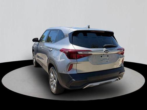 Steel Gray 2021 Kia Seltos LX