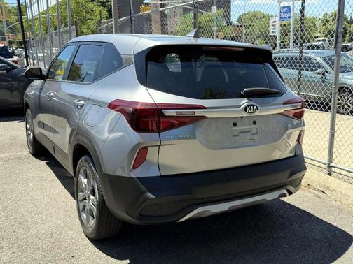 Steel Gray 2021 Kia Seltos LX