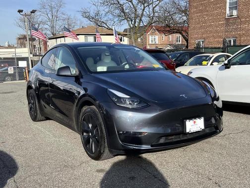 2025 Tesla Model Y Long Range